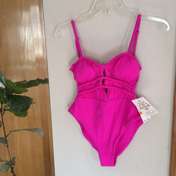 Becca swimsuit - Picture 2 of 6